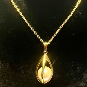 Elegant Gold Pearl Pendant Necklace 32” Length